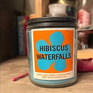 Bath & Body Works Hibiscus Waterfalls Candle -